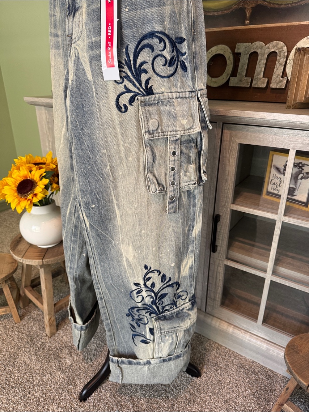 Smoke RIse RED Embroidered Acid-Wash Curvy Cargo Jeans in Blue NWT  Sz XL - Picture 2 of 14